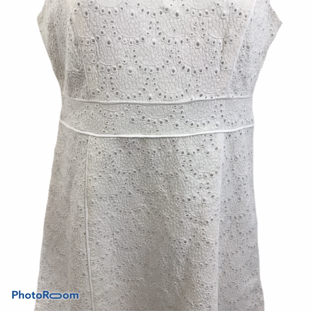 NWT White Eyelet Fit & Flare Dress Size 00P - Picture 5 of 8